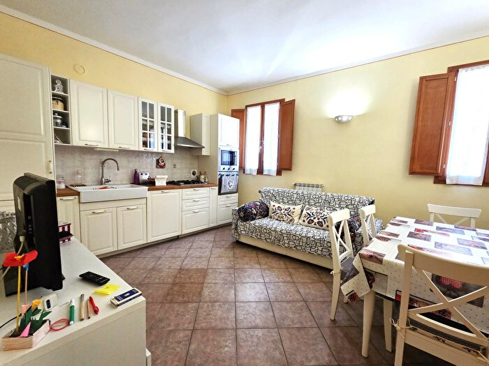 Appartamento bilocale in vendita in Via Cavour Imola, Imola