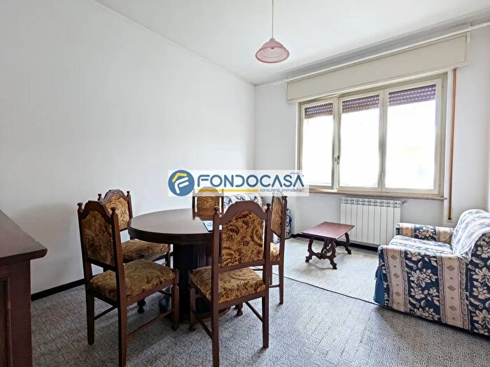 Appartamento trilocale in vendita in Via Silvio Pellico, Viareggio