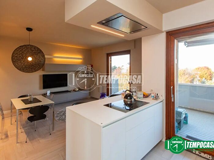 Appartamento quadrilocale in vendita in Via Torquato Tasso, Busto Arsizio