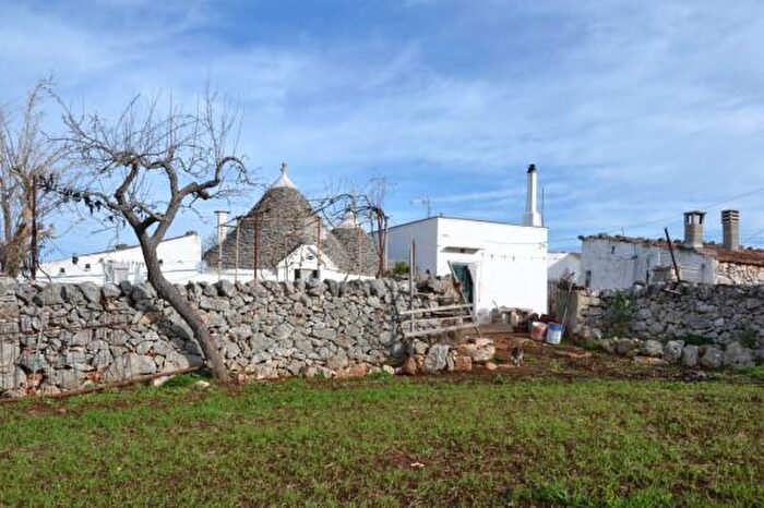 Casa con 6 locali in vendita in Strada Comunale La Russa, Putignano