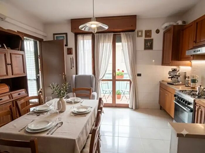 Appartamento trilocale in vendita in Via Mantova, Parma