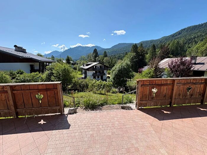 Appartamento con 7 locali in vendita in Borca Di Cadore