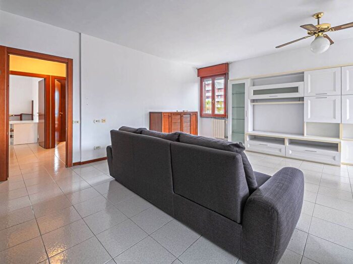 Appartamento trilocale in affitto in Via Giorgio Vasari, Stazione, Lissone