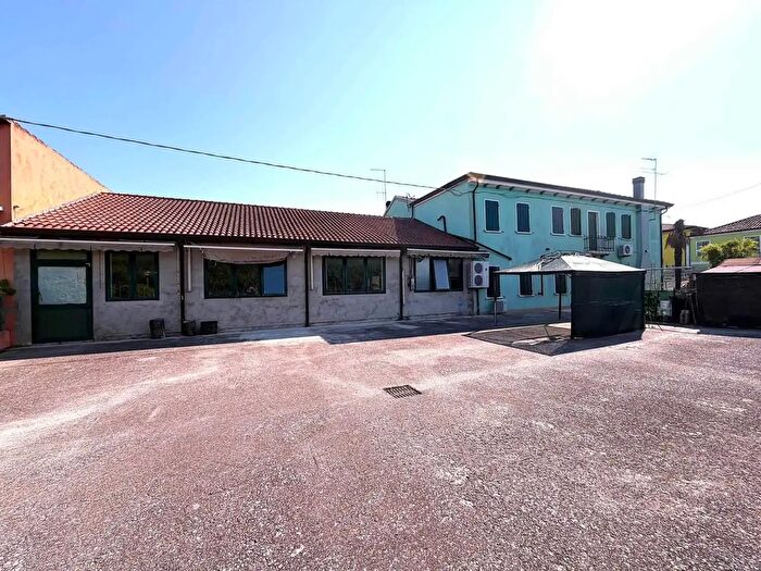 Casa con 14 locali in vendita in Loc Martinelle, Cavarzere