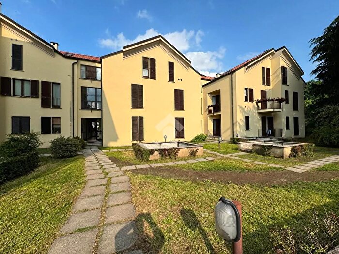 Appartamento con 5 locali in vendita in Via a Boito, Monza