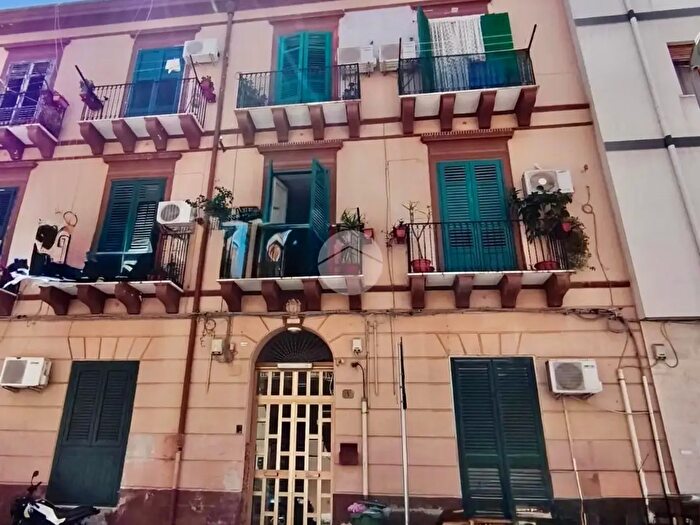 Appartamento trilocale in vendita in Via Vito dAnna, Palermo