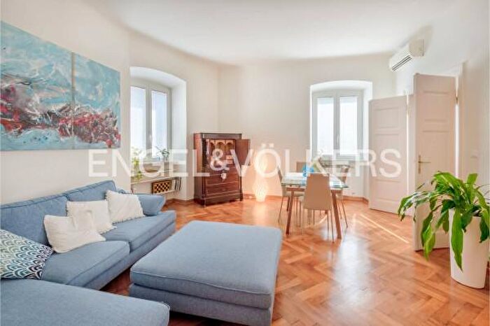 Appartamento quadrilocale in vendita in Via del Coroneo, Trieste