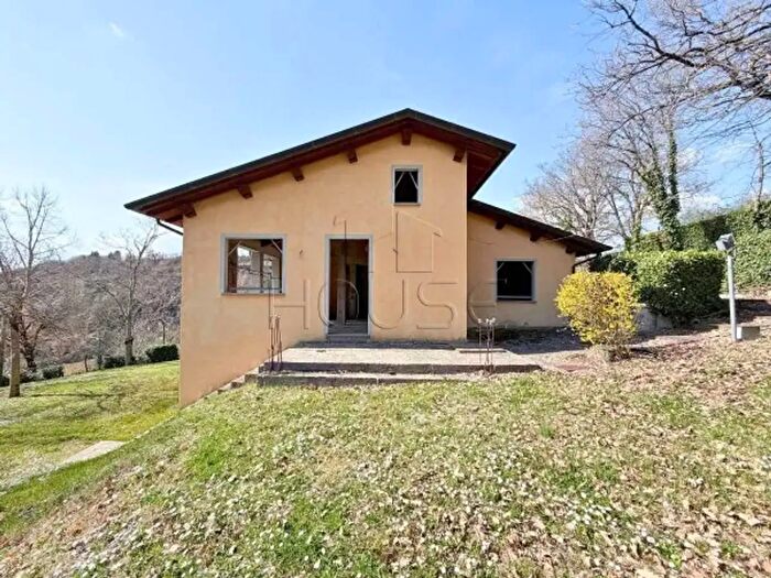 Casa con 6 locali in vendita in Spertaglia, San Giustino