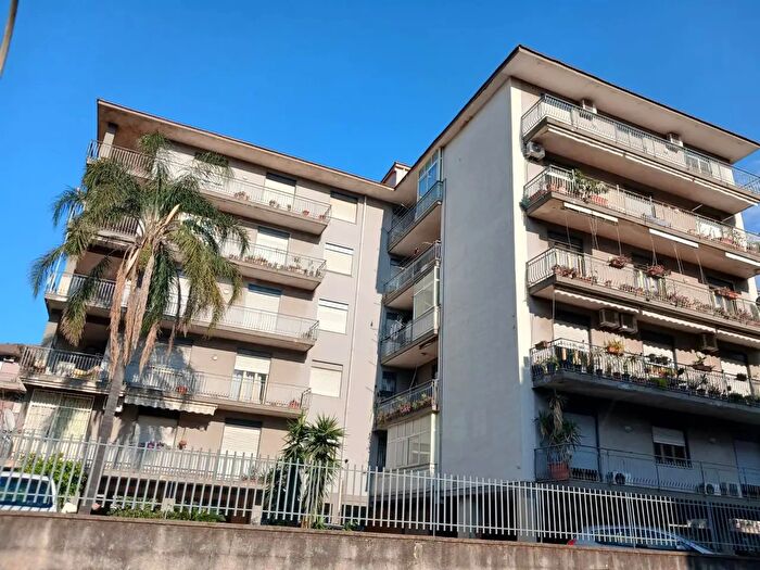 Appartamento con 5 locali in vendita in Via Nunzio Maccarrone, Giarre