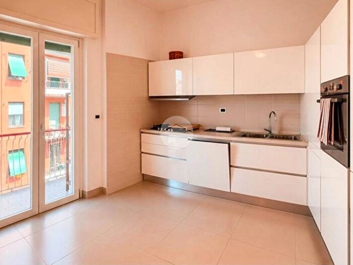 Appartamento trilocale in affitto in Via Albano, Colli Albani, Roma