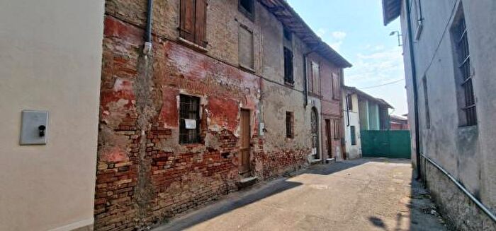 Casa con 6 locali in vendita in Vicolo Orti, Seniga