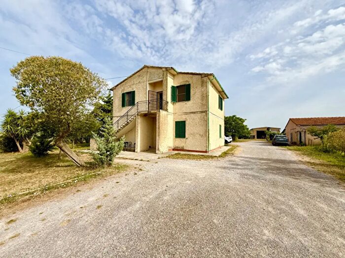 Appartamento quadrilocale in vendita in Squadre Basse, Grosseto