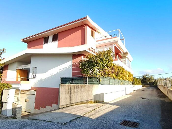 Appartamento trilocale in affitto in via cesare de titta, Ortona