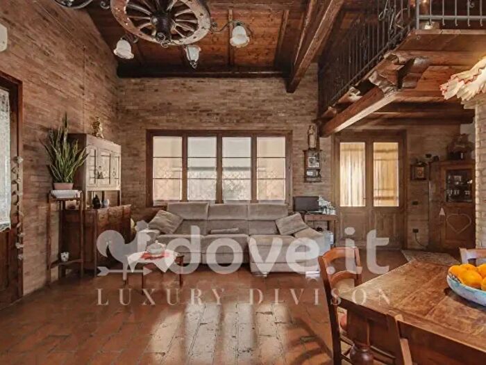 Casa con 5 locali in vendita in Via dei Fornaciai, Terre del Reno