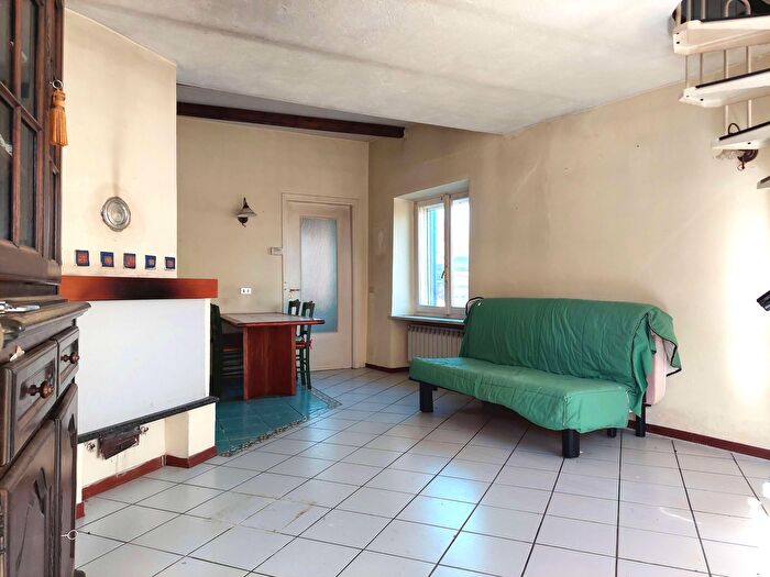 Casa quadrilocale in vendita in Frazione Poggi S Spirito, Ceva