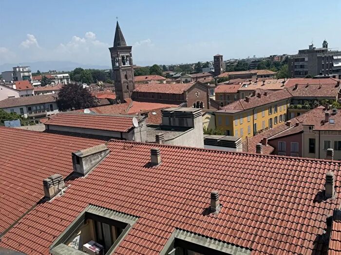 Appartamento trilocale in vendita in Via Zucchi, Monza