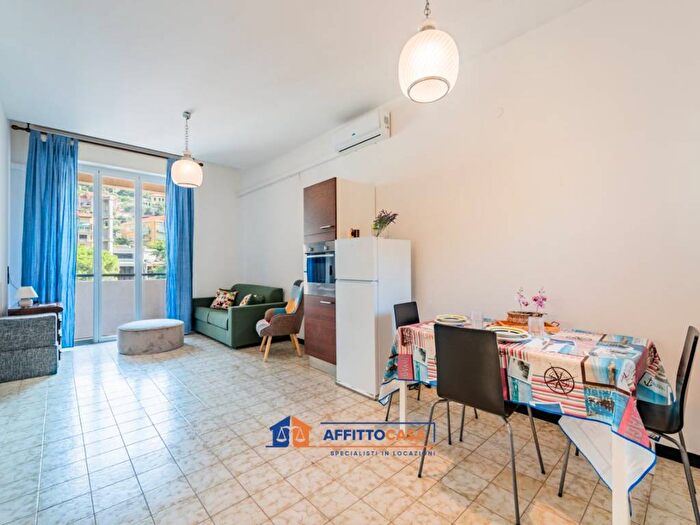 Appartamento bilocale in affitto in Via Solferino, Fenarina Via Neghelli Collina di Ponente, Alassio