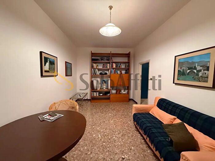 Appartamento con 5 locali in affitto in Via Pelusia, Modena