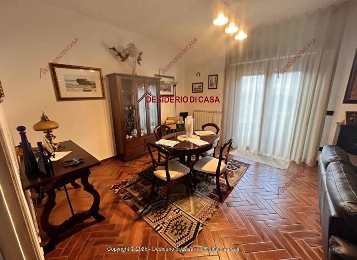 Appartamento con 5 locali in vendita in Palermo