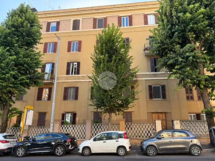 Appartamento monolocale in vendita in Viale delle Medaglie dOro, Roma