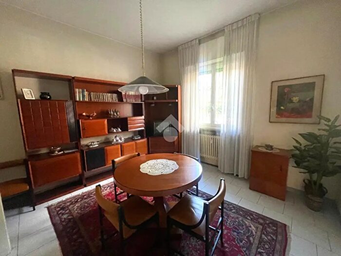 Appartamento trilocale in vendita in Via Galileo Galilei, Monza