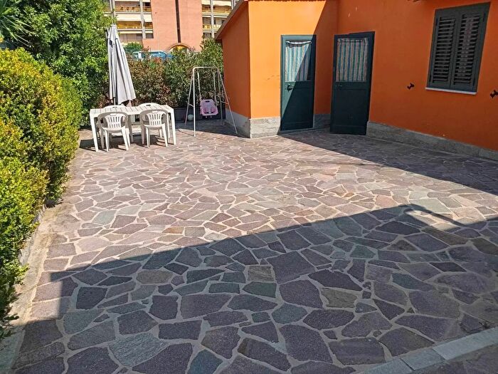 Appartamento con 5 locali in vendita in Livorno