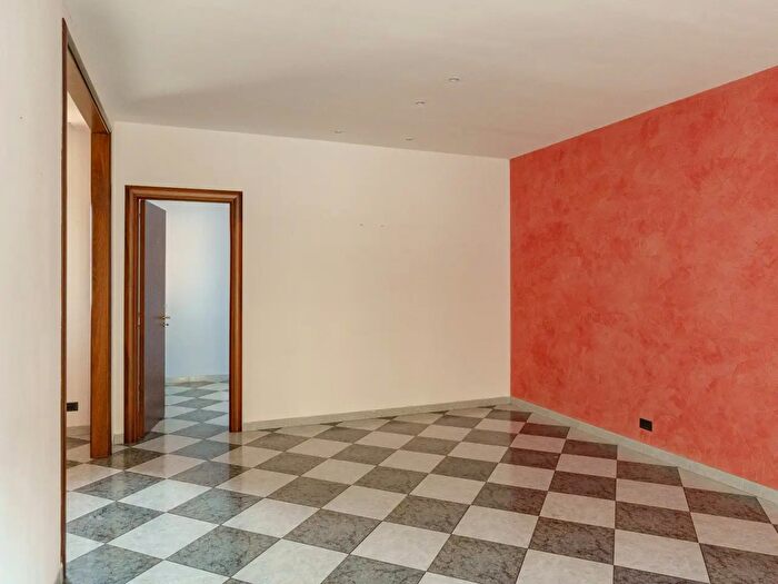 Appartamento con 5 locali in vendita in Via IV Novembre, Aci Catena