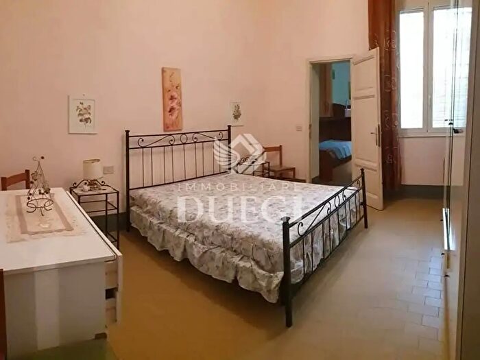 Appartamento con 6 locali in vendita in Viareggio