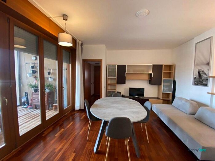 Appartamento trilocale in affitto in Piazza dei Daini, Bicocca, Milano