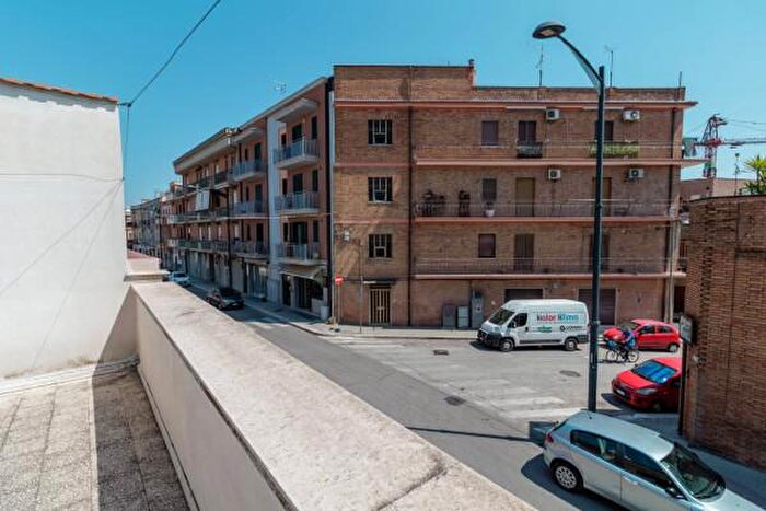 Appartamento con 5 locali in vendita in Via Napoleone Battaglia, Lucera