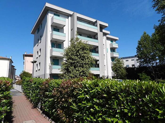Appartamento trilocale in affitto in Via Monte Nevoso, Carpenedo Bissuola, Venezia