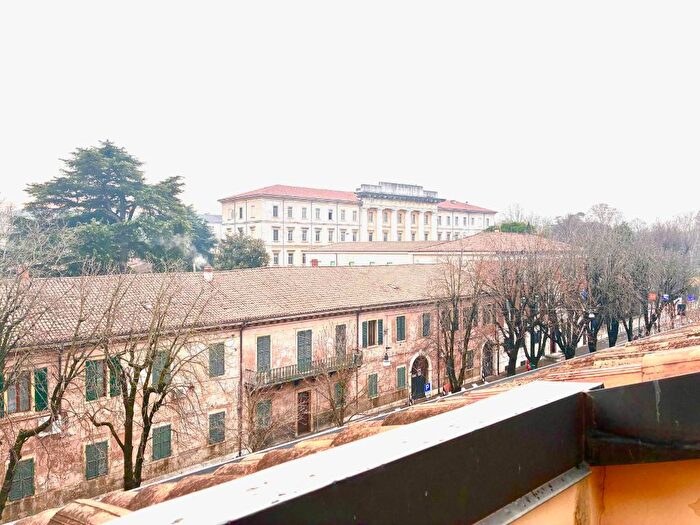 Appartamento trilocale in affitto in Via Carmelitani Scalzi, Valverde, Verona