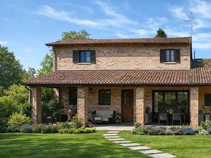 Casa quadrilocale in vendita in Parma