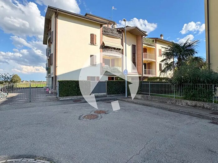 Appartamento con 5 locali in vendita in Via Pablo Neruda, Cadelbosco Di Sopra