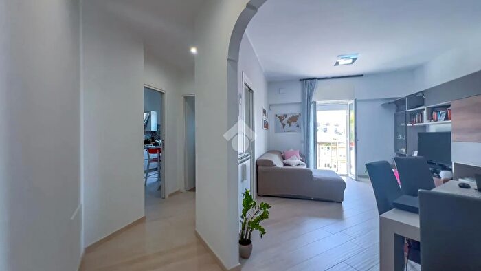 Appartamento trilocale in vendita in Via Murelle, Formia