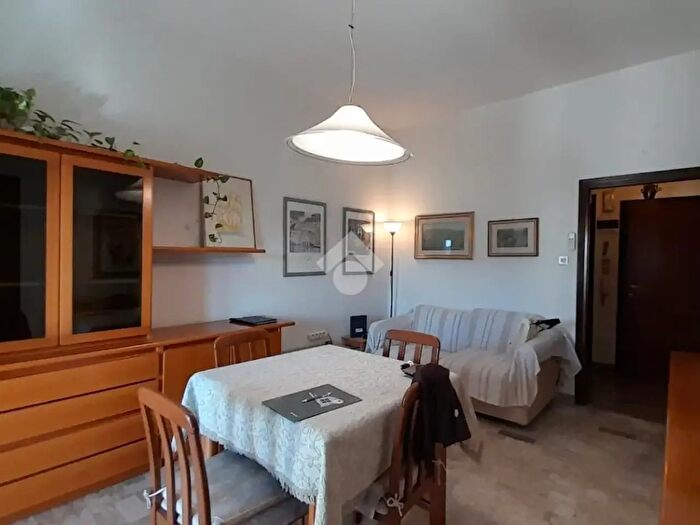 Appartamento trilocale in vendita in Via Filippo De Pisis, Bologna