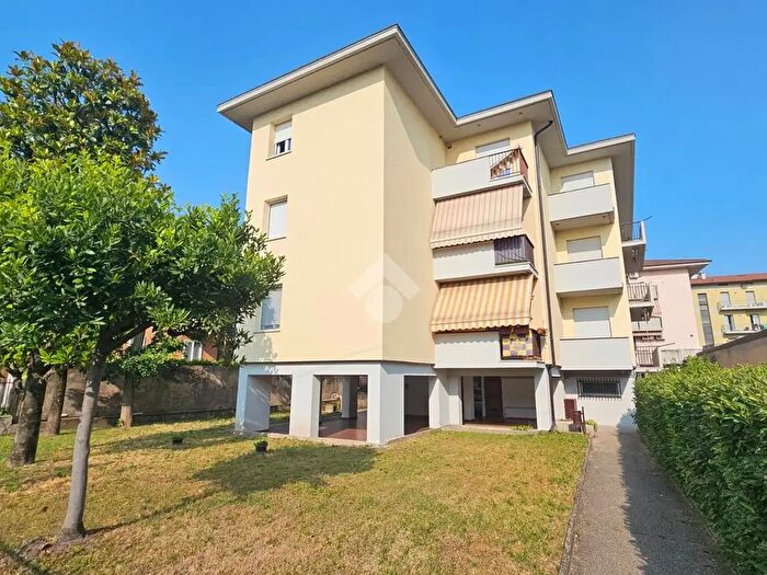 Appartamento quadrilocale in vendita in Via Scuderlando, Verona