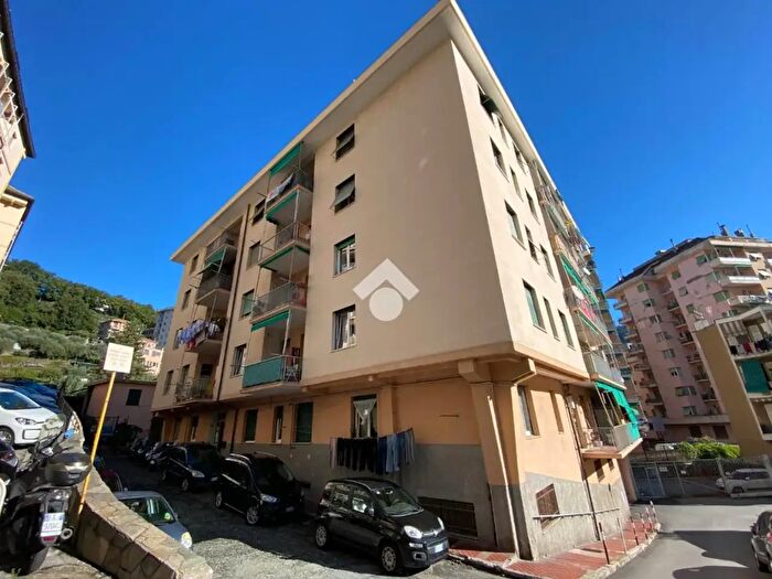 Appartamento quadrilocale in vendita in Via Elia Bernardini, Genova