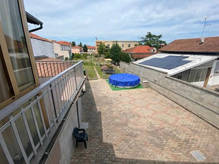 Casa con 8 locali in vendita in Via Podgora, Trino