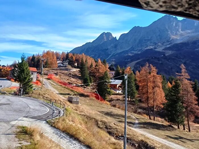 Appartamento bilocale in vendita in Via Case Sparse del Tonale Snc, Ponte Di Legno
