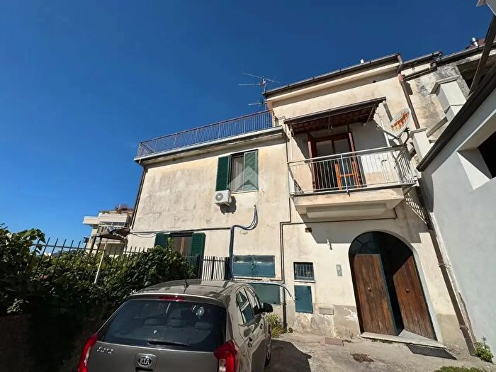 Appartamento trilocale in vendita in Via Bruni, Castiglione Del Genovesi