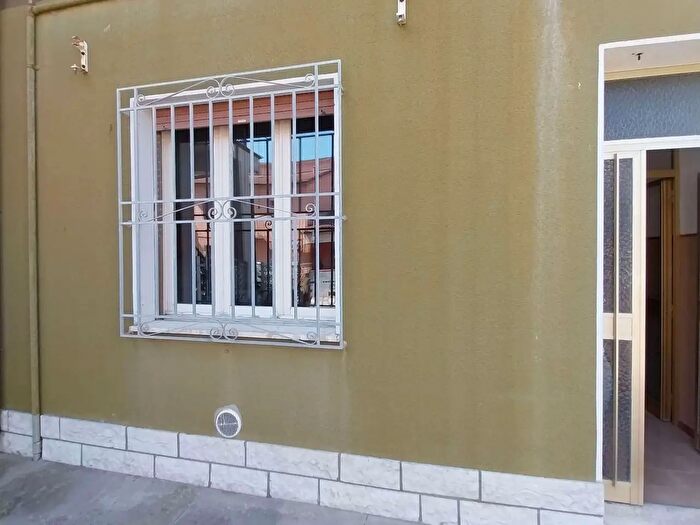 Casa con 8 locali in vendita in Via Ciceruacchio, Ravenna