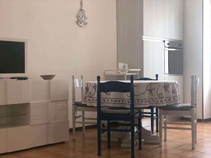 Appartamento trilocale in affitto in Centro, Noli