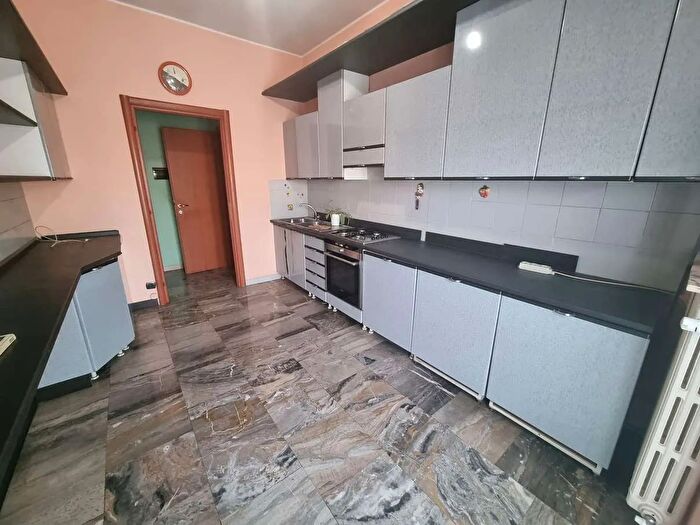 Appartamento trilocale in vendita in Via Gorizia, Limbiate