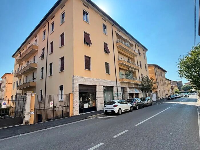 Appartamento con 10 locali in vendita in Brescia