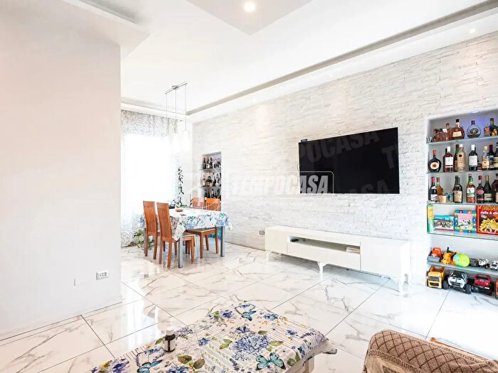 Appartamento trilocale in vendita in Via Milano, Giussano