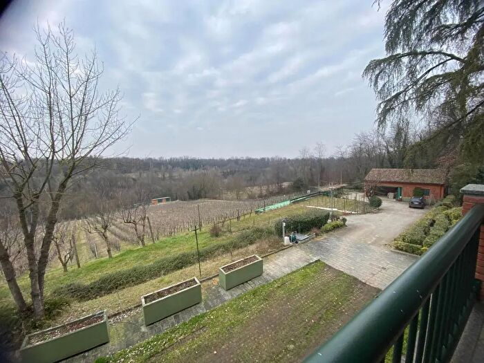 Casa con 8 locali in vendita in Castell'Arquato
