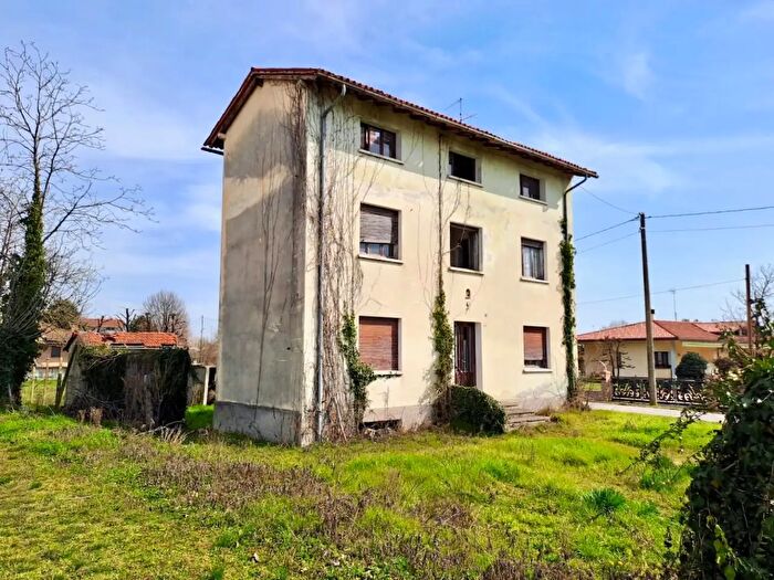Casa con 5 locali in vendita in Sesto Al Reghena