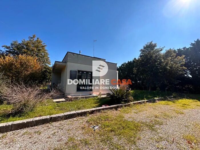 Casa quadrilocale in vendita in Via Charles Le Corbusier, Lecce