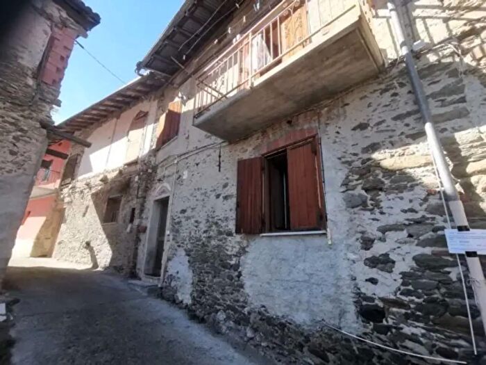 Casa con 6 locali in vendita in Garessio